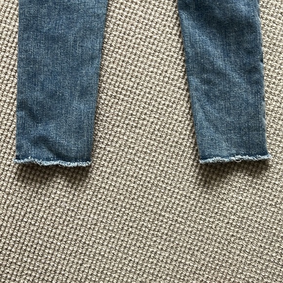 Girls High-Rise Distressed Ankle Jeggings with Washwell - Medium Wash (size 10) - Picture 9 of 9